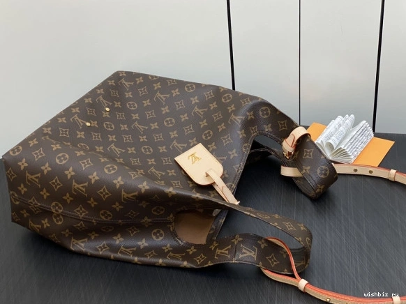 WIS VUITTON Atlantis LOUIS GM 0204